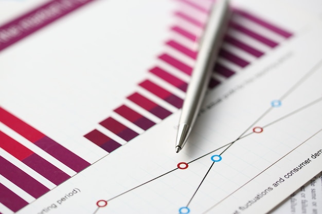 Infographics della penna a sfera dei documenti di statistiche finanziarie