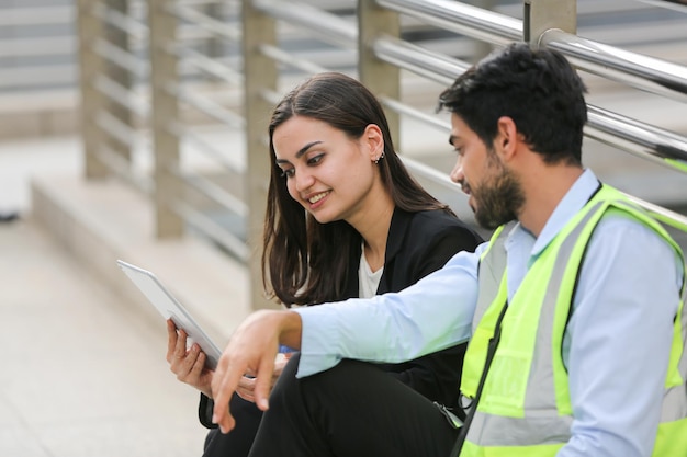 Ingegneria professionale, lavoratore, controllo qualità uomo, manutenzione, controllo in fabbrica