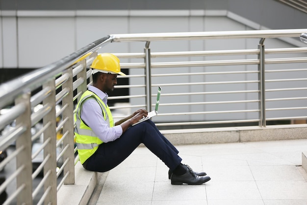 Ingegneria professionale, lavoratore, controllo qualità uomo, manutenzione, controllo in fabbrica