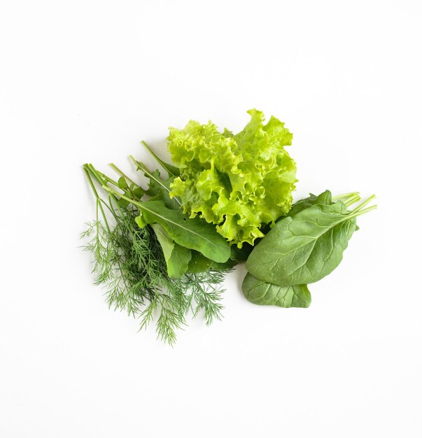 Ingredienti alimentari biologici per insalata isoladen su bianco vista dall'alto