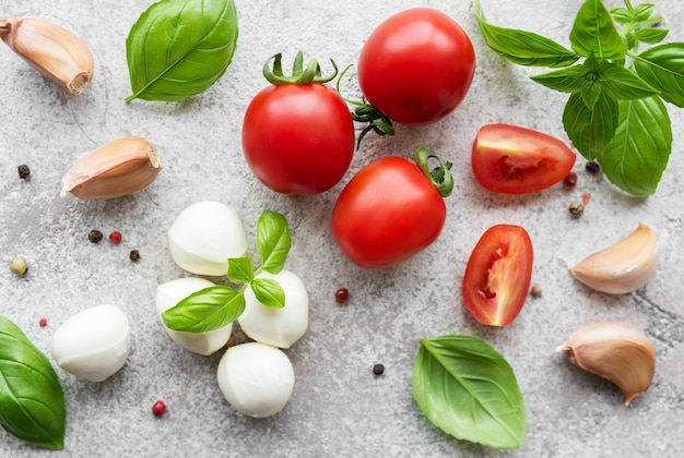 Ingredienti dell'insalata caprese Cibo sano