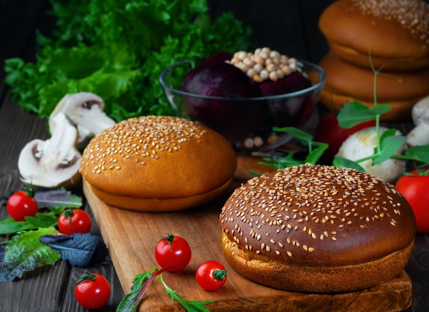 Ingredienti per cucinare hamburger vegetariani