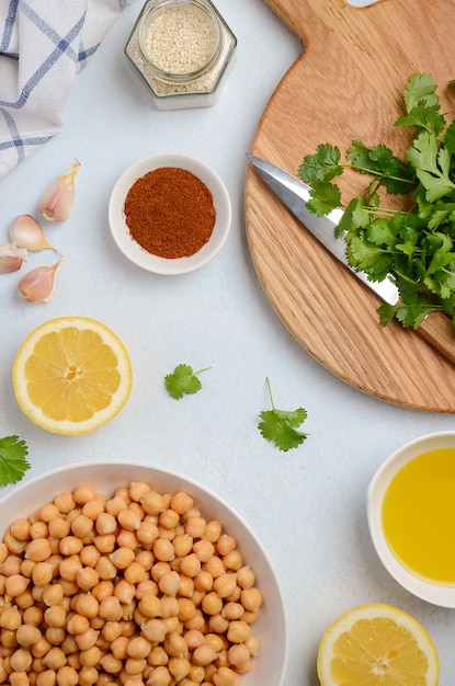 Ingredienti per fare l'hummus