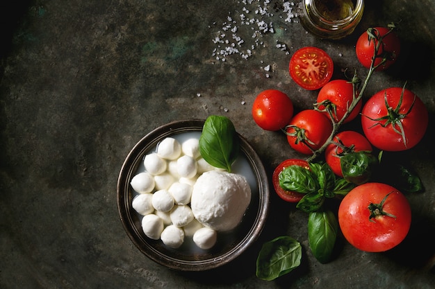 Ingredienti per insalata caprese