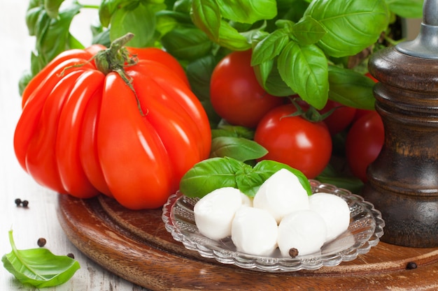 Ingredienti per insalata italiana