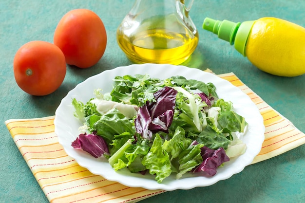 Ingredienti per la preparazione dell'insalata vitaminica