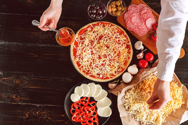 Ingredienti per pizza cruda