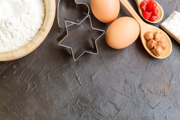 Ingredienti per preparare biscotti di Natale fatti in casa