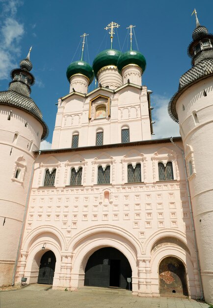 Ingresso al Cremlino dell'antica città di Rostov la Grande Russia