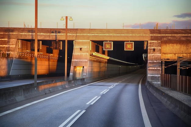 Ingresso al ponte del tunnel Oresund tra Svezia e Danimarca