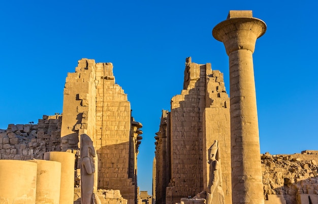 Ingresso al tempio di Karnak Luxor Egitto