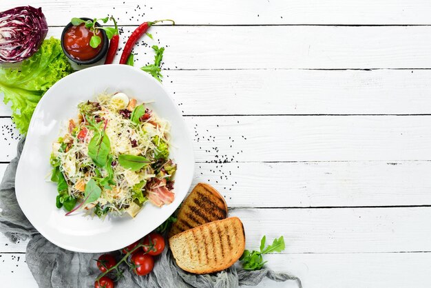 Insalata Caesar con pancetta Cibo Vista dall'alto Spazio libero per il testo