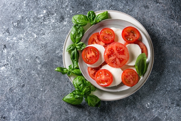 Insalata caprese italiana