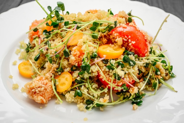 Insalata con bulgur e verdure