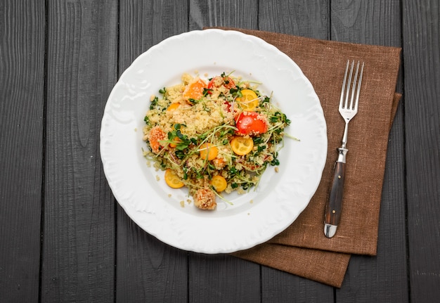 Insalata con bulgur e verdure