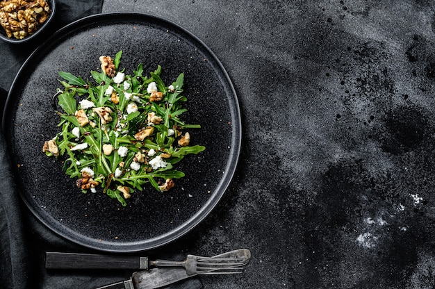 Insalata con formaggio feta e noci