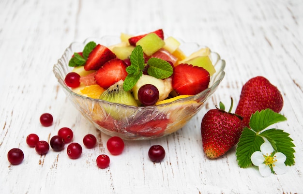 Insalata con frutta fresca