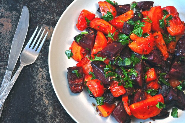 Insalata di barbabietole con zucca e carota.