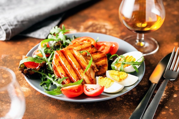 Insalata di carne di pollo