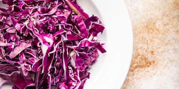 insalata di cavolo viola piatto di verdure pasto sano spuntino sul tavolo copia spazio cibo sfondo