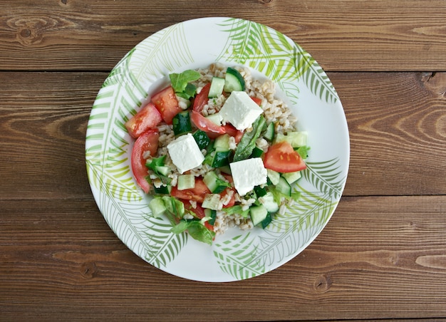 Insalata di farro - Insalata italiana con farro e pomodori