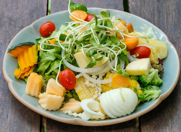 Insalata di germogli di girasole