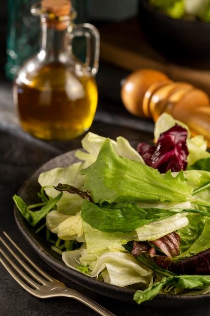 Insalata di lattuga in una ciotola