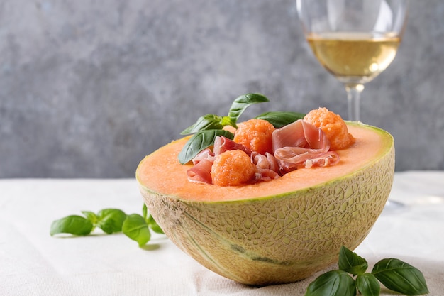 Insalata di melone e prosciutto