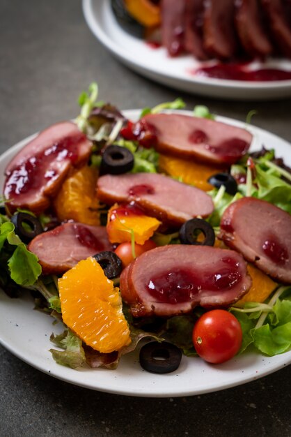 Insalata di petto d'anatra alla griglia