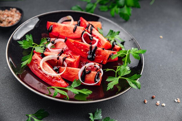 insalata di pomodoro fresco mangiare cucinare aperitivo pasto cibo spuntino sul tavolo copiare spazio cibo sfondo