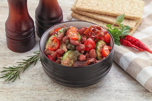 Insalata di tonno con fagiolini e pomodoro