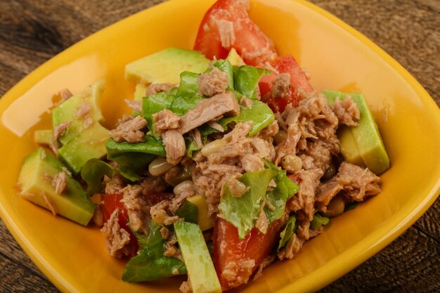 Insalata di tonno e avocado