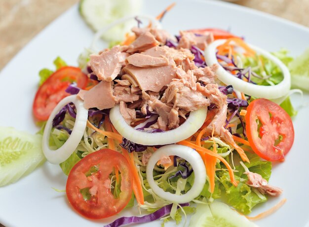 Insalata di tonno e verdure