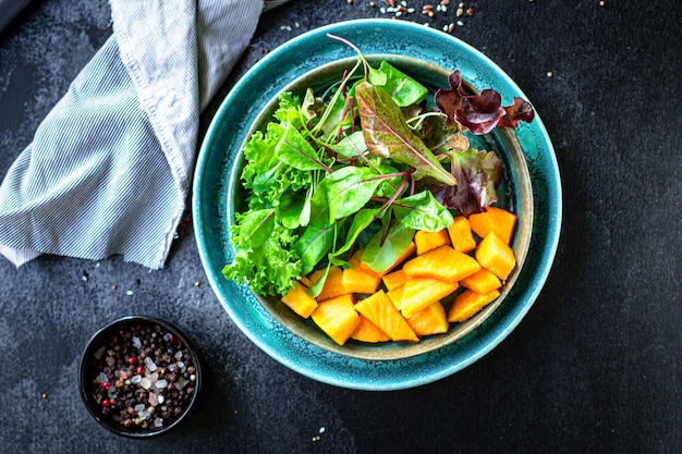 insalata di zucca spuntino foglie verdi lattuga