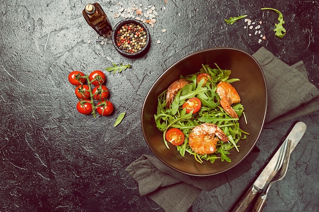 Insalata fresca con rucola