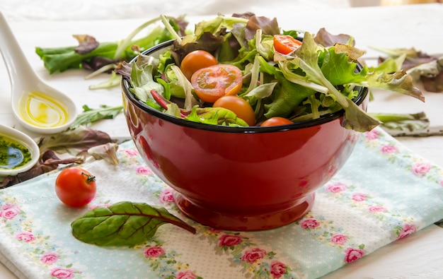 Insalata fresca con verdure