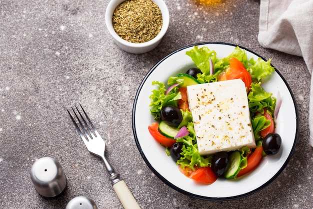 Insalata greca tradizionale con feta