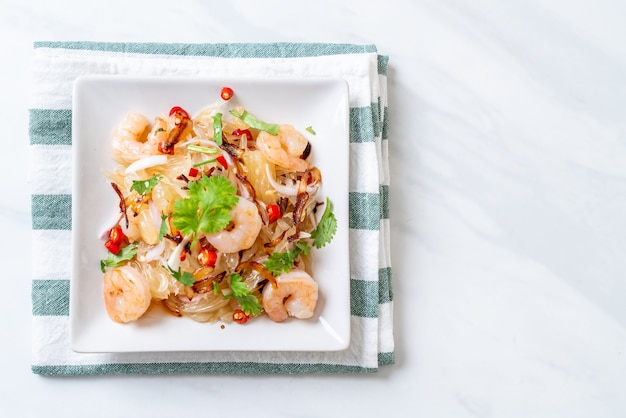 insalata piccante di pamelo con gamberetti o gamberi