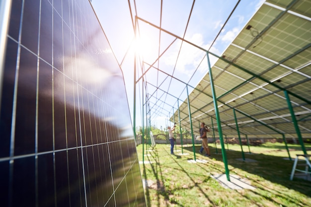 Installazione di un sistema di pannelli solari fotovoltaici autonomo