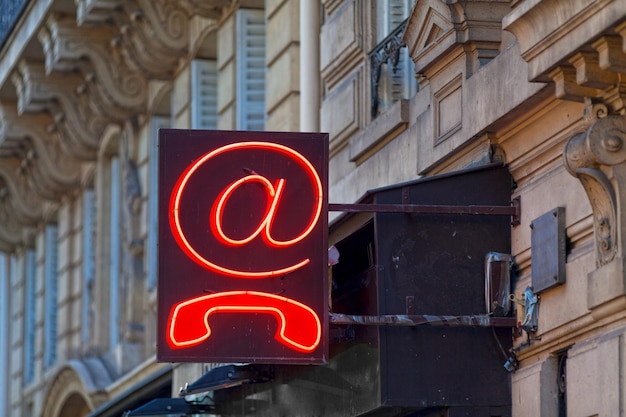 Internet cafè Luce al neon