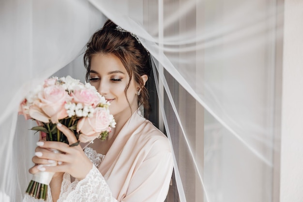 Interni per matrimoni La vestizione della sposa in hotel Fotografia di matrimonio