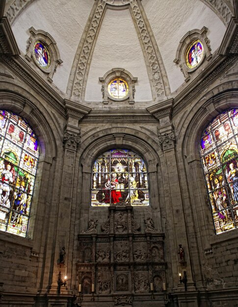 Interno della chiesa cattolica a Bruxelles