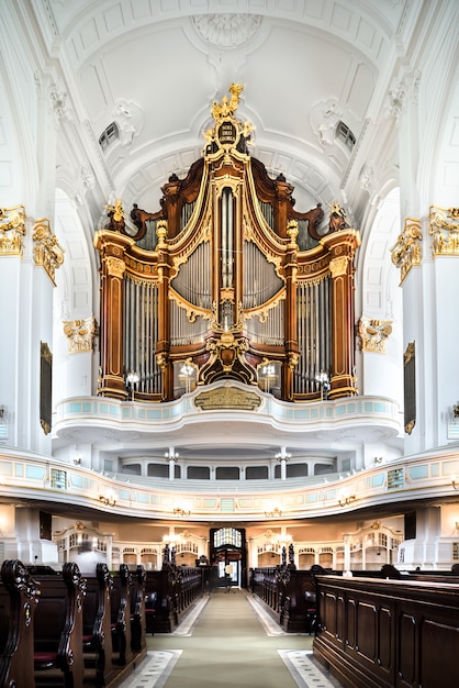 Interno della chiesa di San Michele ad Amburgo, in Germania