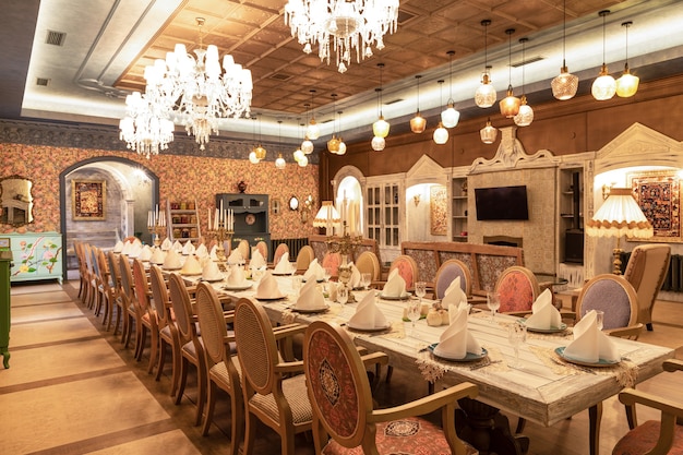 Interno della sala eventi della sala banchetti del ristorante di lusso