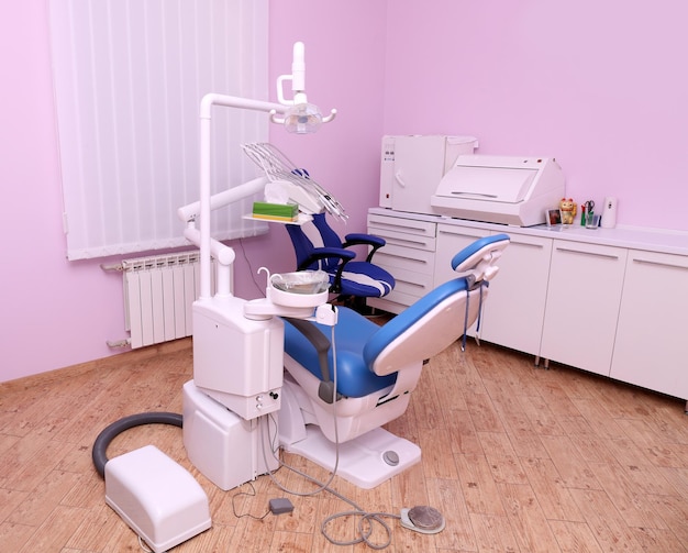 Interno della sala odontoiatrica in clinica moderna