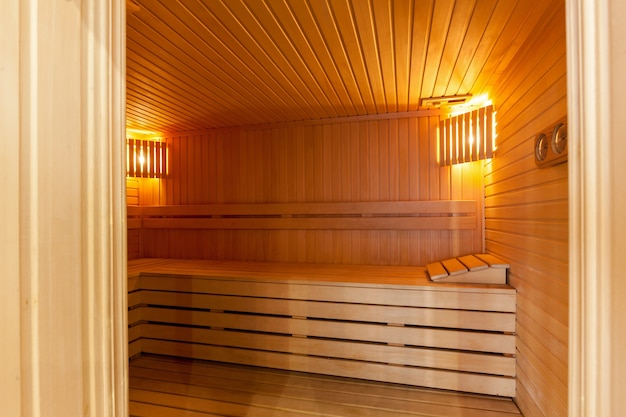 Interno della sauna finlandese, sauna in legno classica