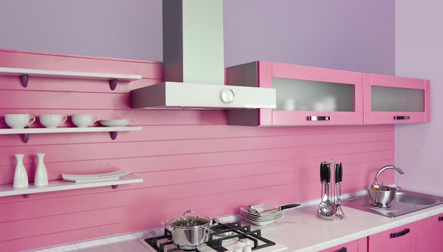 Interno di cucina moderna con decorazioni magenta