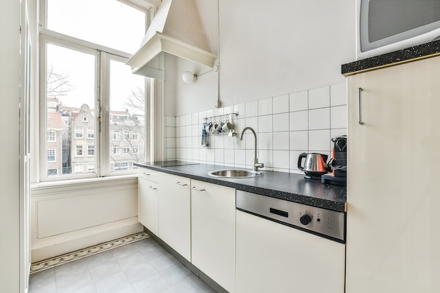 Interno di una bella cucina di una casa d'élite