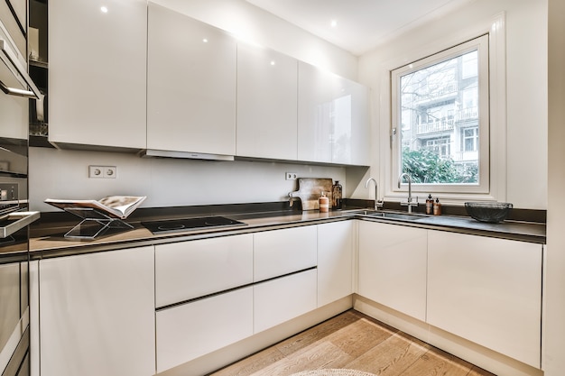 Interno di una bella cucina di una casa d'élite