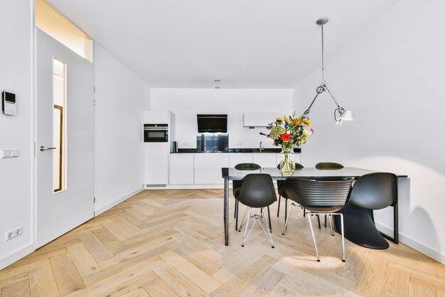 Interno di una bella cucina di una casa d'élite